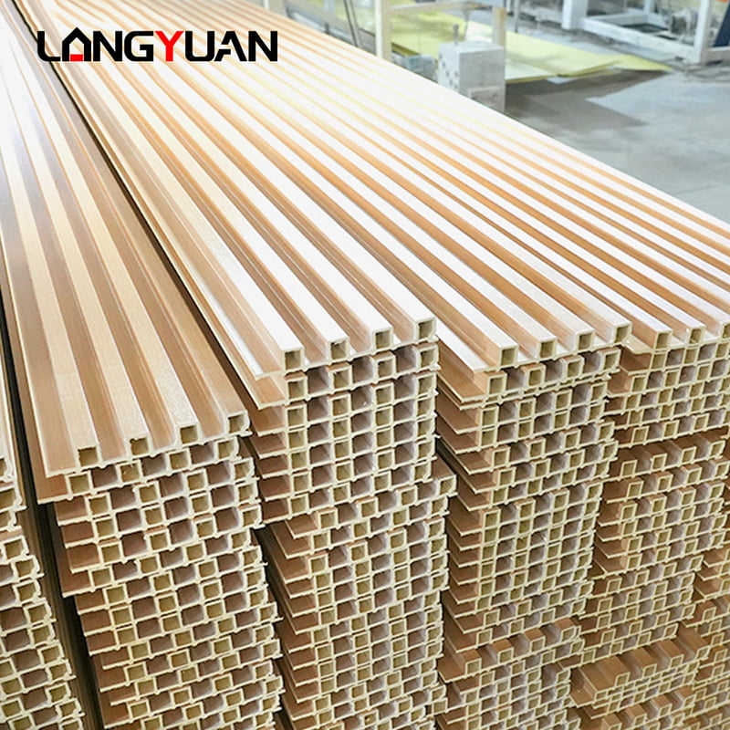 Ukrasno prirodno drvo i kompozitna plastika Wpc PVC unutarnje obloge Rebrasti zidni paneli ploče za unutarnje prostore
